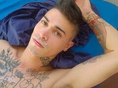 Youthfull man trades his booty for a firm tear up from a successful boy