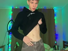 Evgeny Twink gets gone upstairs a intake body and obese load of shit - homemade teen video